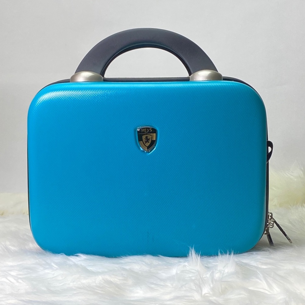 Heys USA Luggage  Hardside Beauty case.